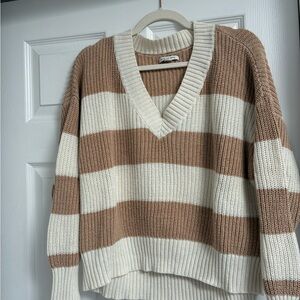 American Eagle Outfitters V-Neck Sweater - Brown and Cream